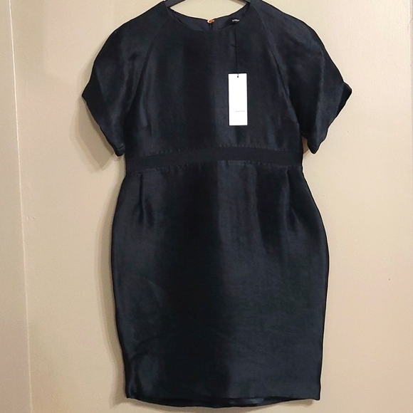 Avelon Dress - Picture 3 of 5